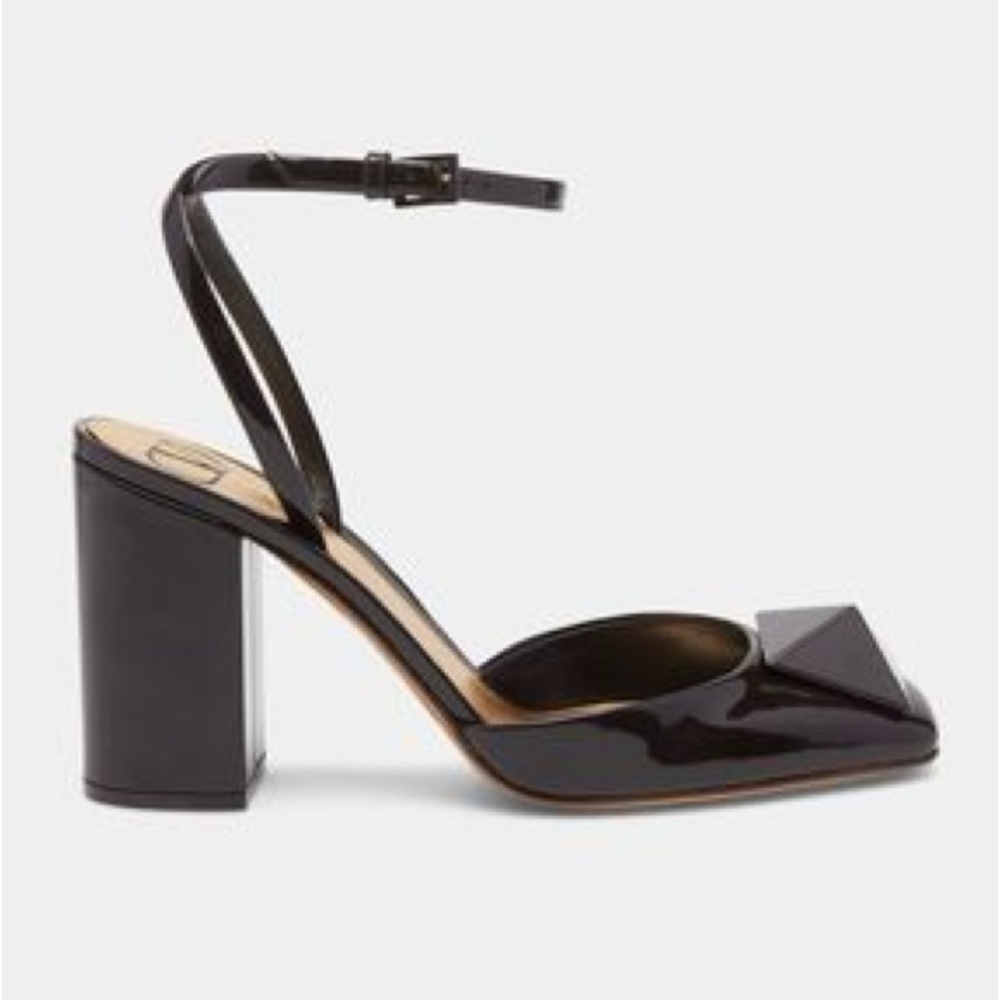 Valentino Garavani ONE STUD PATENT LEATHER PUMP WITH MATCHING STUD 90 MM